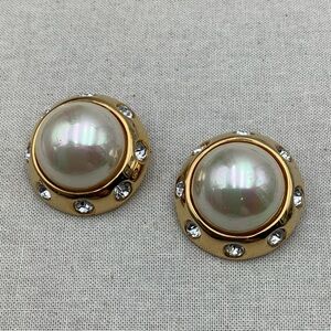 Vintage Nina Ricci Pearl and Gold Clip earrings